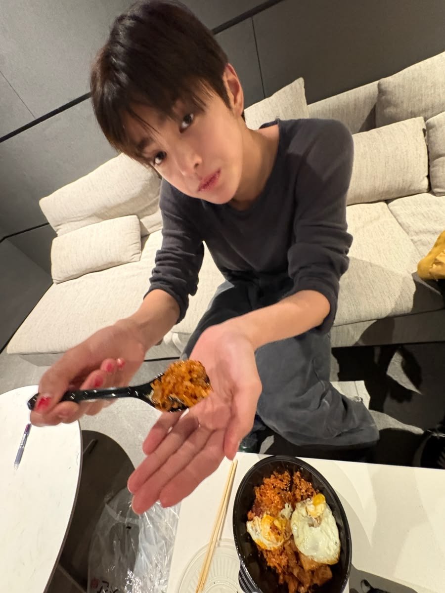 Bm7ICK's tweet photo. 안건호는 이 구도가 영원히 귀요움 https://t.co/As6URN2RFr