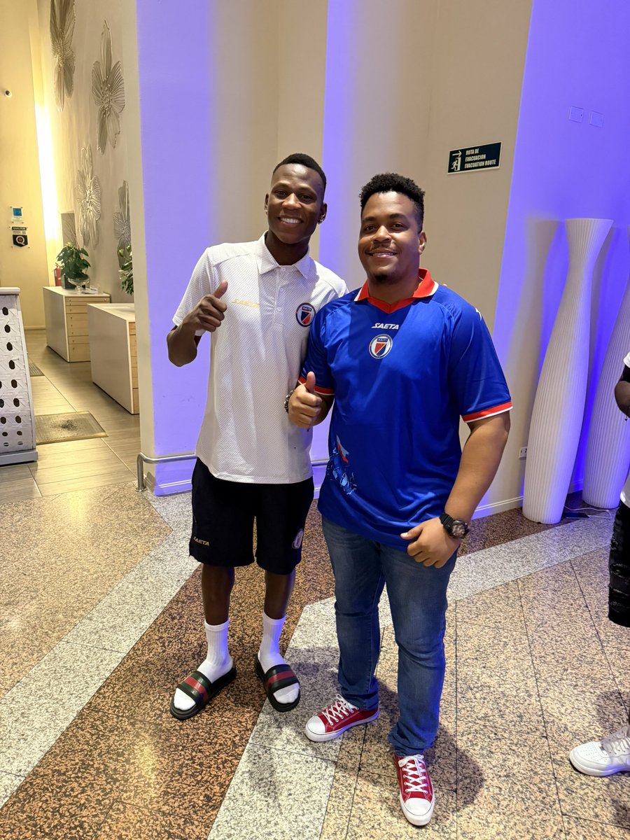 DOcculis's tweet photo. Merci les grenadiers 💙🇭🇹❤️
#football #haiti #rd #concacafnationleague #GrenadyeAlaso #grenadier #wilsonisidor #isidor https://t.co/V65WfEVqmJ