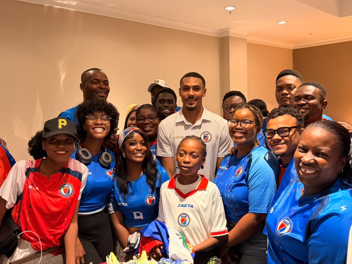 DOcculis's tweet photo. Merci les grenadiers 💙🇭🇹❤️
#football #haiti #rd #concacafnationleague #GrenadyeAlaso #grenadier #wilsonisidor #isidor https://t.co/V65WfEVqmJ