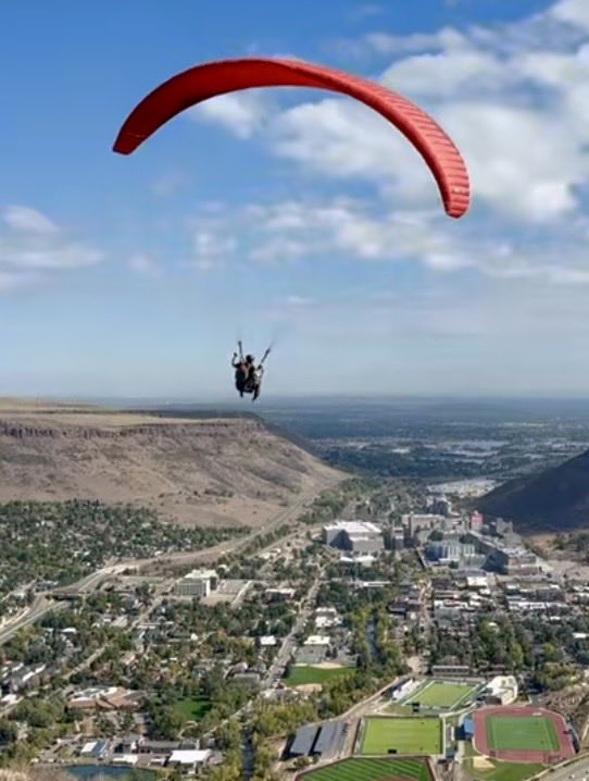 dolbyl's tweet photo. “Lookout Mountain Wisdom: When climbing or hiking steep local terrain, the famous mindset is to "not to look at the whole mountain; take it one piece at a time." #goldenco #optoutside #getoutside https://t.co/3TjEQLFjZU
