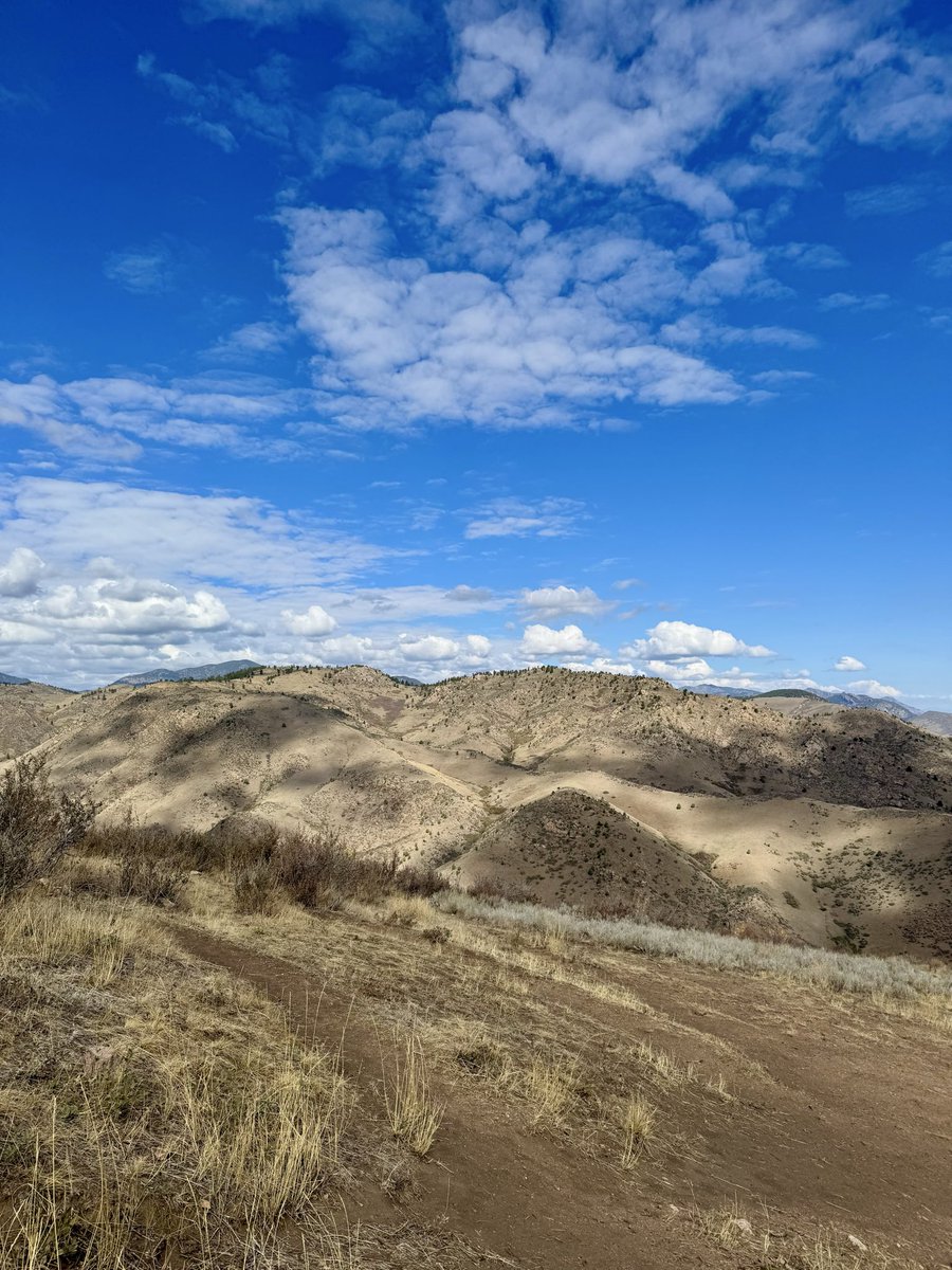 dolbyl's tweet photo. “Lookout Mountain Wisdom: When climbing or hiking steep local terrain, the famous mindset is to "not to look at the whole mountain; take it one piece at a time." #goldenco #optoutside #getoutside https://t.co/3TjEQLFjZU