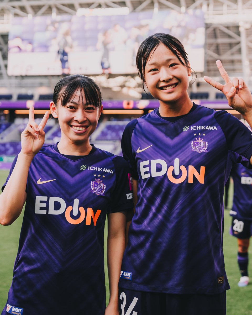 sanfrecceREGINA's tweet photo. 朝は英検、昼は試合✍️⚽️

昨日はユース所属の #中原千尋 & #中島采音 両選手がベンチ入り！
この二人、なんと朝に英検の試験を受けてから、そのまま14:00キックオフの試合に臨みました😳

後半途中からは千尋がホーム・Eピース初出場を果たし、何度も決定機に絡む活躍を披露。
若さあふれるパワーで、一日を駆け抜けた二人でした👏💜

#サンフレッチェ広島レジーナ #ONEVIOLET
#クラシエカップ