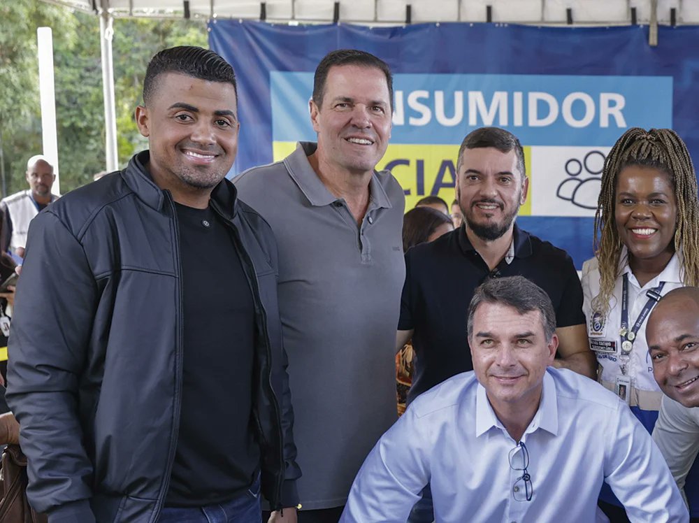 FabinhoRNavarro's tweet photo. @plnacional_ todos juntos https://t.co/HoSKuQhf8v