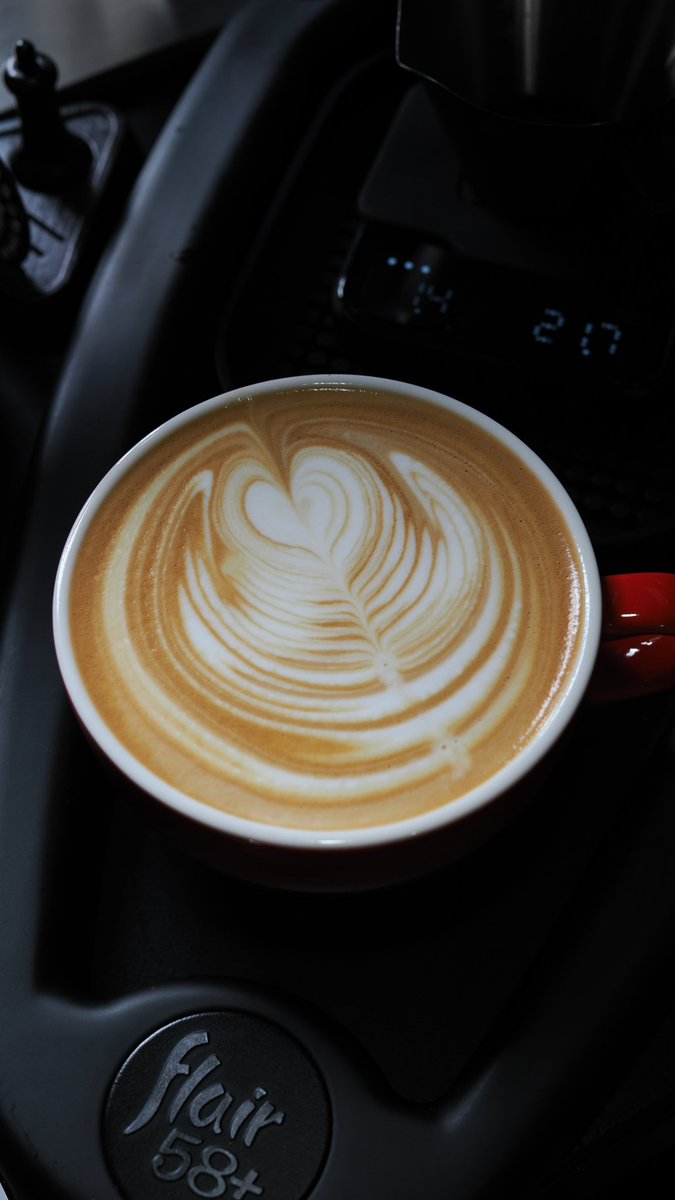 suru_coffee's tweet photo. Today's Latte 
2026.10.04

🫘Panama Finca Panda Caturra Washed Mossto 17 18g

Timemore S5 0.2Click
Flair58+ Bookoo Basket ConeL 

昨日メンテついでにZERNO のオーガーをスローフィーダーに変えたら全然粉が出てこなくて中見たら粉々になった豆が逆流してた😱
後でもとに戻します😭 https://t.co/OFXhy1LLn8