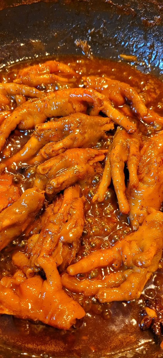 kamila92911's tweet photo. NIATNYA CUMA MAKAN SATU, EH MALAH KETAGIHAN 😭🔥
Bumbunya MEDOK, pedas gurihnya NAMPOL banget. Sekali nyomot, susah berhenti sampai ga nyadar klo udah habis karena saking enaknya😫🍗 https://t.co/zs6U9dBJic