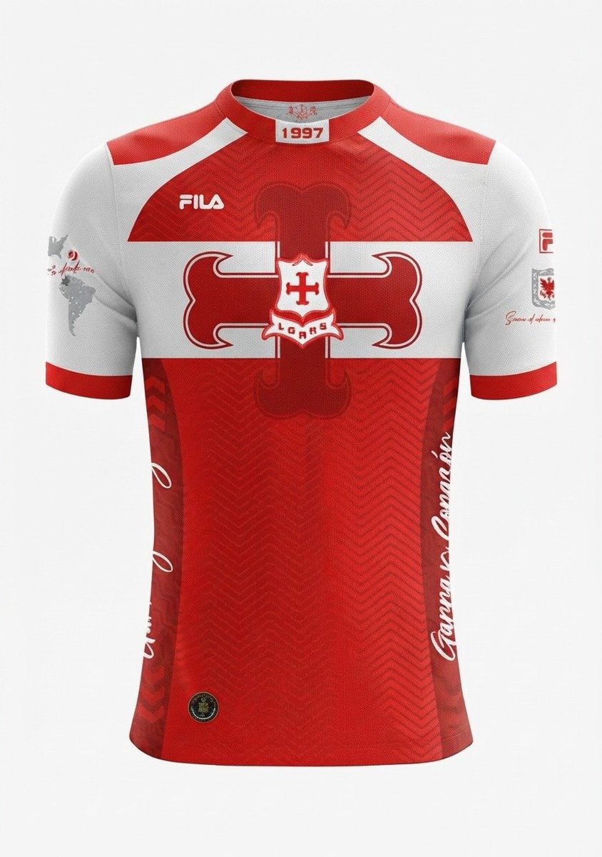 lgars_Oficial's tweet photo. 🔴 SE LLEGÓ EL MOMENTO, LA ESPERA POR FIN TERMINÓ...

Después de un arduo trabajo y años esperando un momento como este, que marcaba una historia de La Guardia Albi-Roja Sur, les presentamos la camiseta de La Única Banda de la Ciudad.

La prenda está decorada con nuestros emblemas, los mismos que hemos defendido con orgullo desde nuestra gloriosa fundación en 1997:

🇮🇩 Garra y Corazón.
🇮🇩 Te sigo a donde vas.
🇮🇩 Somos el alma de Bogotá.

Solamente 1997 unidades disponibles, lo que la hace aún más única.

#LGARSxFila
#LaCamisetaEsLaPiel

SOMOS LA GUARDIA ALBI-ROJA SUR, LA ÚNICA BANDA DE LA CIUDAD ⚔️🇮🇩✊🏻