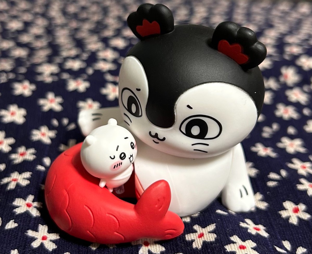 kissy2424's tweet photo. ちいかわのデスクトップフィギュアかわいい〜💕これがやりたかったんだ✨ https://t.co/Tesnau0mBC