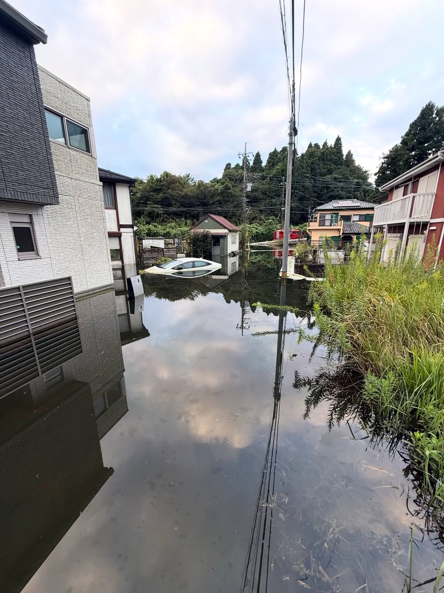 taroinagaki025's tweet photo. 日本政府がパキスタンの洪水対策に支援
として25.9億円の無償資金協力。

方や千葉の酒々井は少し水が引いてきたとはいえ、未だこの状況との事です。

日本政府‼️パキスタンに支援するより日本の洪水対策しろよ‼️
って思う人🤚 https://t.co/HhVyo1Sj6E