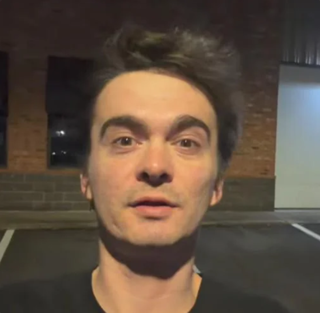 Cue193's tweet photo. @IanOnYouTubex @SFrank89497 You be looking like this at 3am in a random parking lot talking bout "Guys 4 years ago I made 1.2k off of bitcoin you gotta listen to me". Get a grip man you look manic as hell. https://t.co/61btGLUqZo