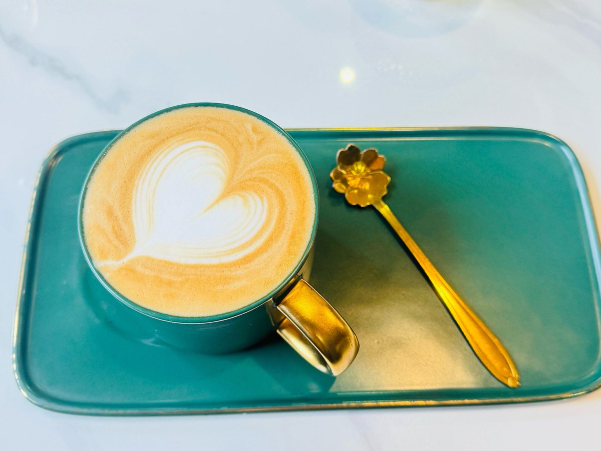 RubyKellyj1wq's tweet photo. [In a cozy nook, firecrackers crackle softly, tea brews warm, and a joyful gathering feels absolutely wonderful!]， https://t.co/6AQra6vxdS