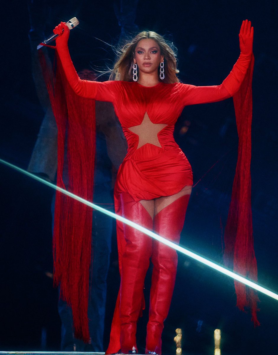 beybuzzin's tweet photo. BEYONCÉ AT HOUSTON N1 COWBOY CARTER TOUR https://t.co/Pl5PKdv4Pf