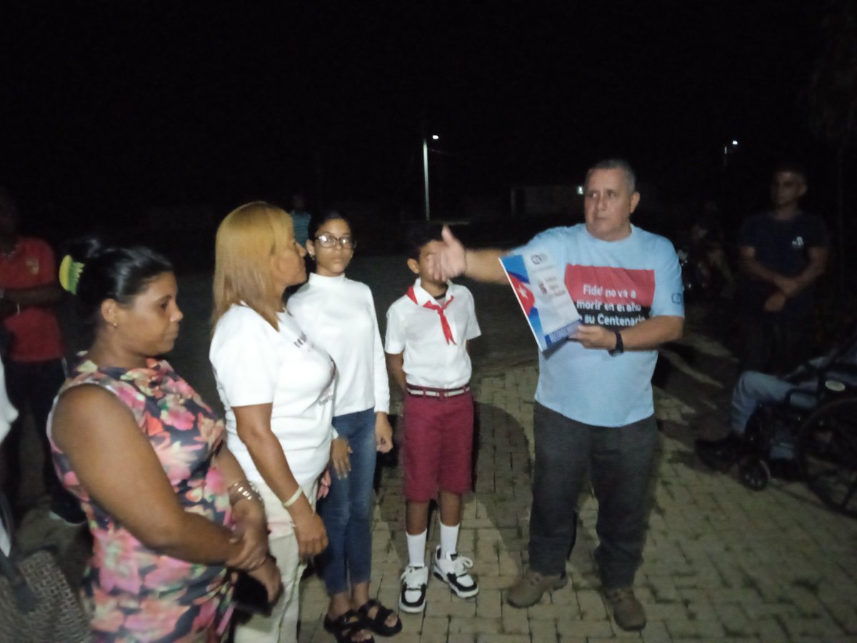 CEP_Artemisa's tweet photo. Ahora en ciudad capital zona 138 circunscripcion 1 Barrio Debate CDR  CEP encabeza pdte órgano Juan Permuy Fepile #Artemisa #CDR #JuntosPorLaDemocracia https://t.co/PhSKAZJ4km