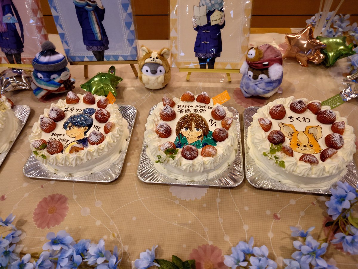 mtzk_'s tweet photo. 志摩リン・大垣千明・斉藤恵那誕生日会。革製千明ブックマーカー当たった。話してたらケーキ食えず😭 #ゆるキャン #ゆるキャンΔ https://t.co/a7KeoYfOXu