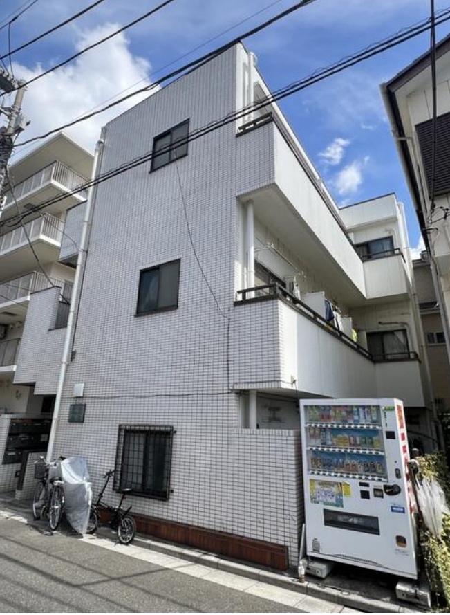 zeroestatejp's tweet photo. 【新着｜埼玉県川口市西川口4丁目16-20・1棟マンション】
ＪＲ京浜東北・根岸線 西川口 徒歩10分／賃貸中
価格：12,580万円
表面利回り：6.03％
築年：1988年09月
写真・物件概要・お問い合わせはこちら
https://t.co/VTamuGPYKx https://t.co/hS2EUl70j4
