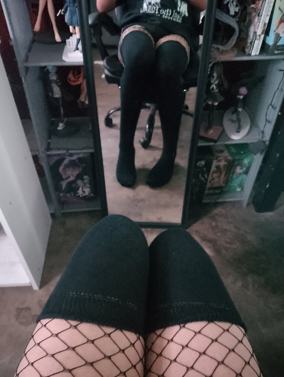 Akipawa123's tweet photo. That need to have someone between my fat, juicy thighs.

#femboy #twink #lgbt https://t.co/QlTQCmstg9