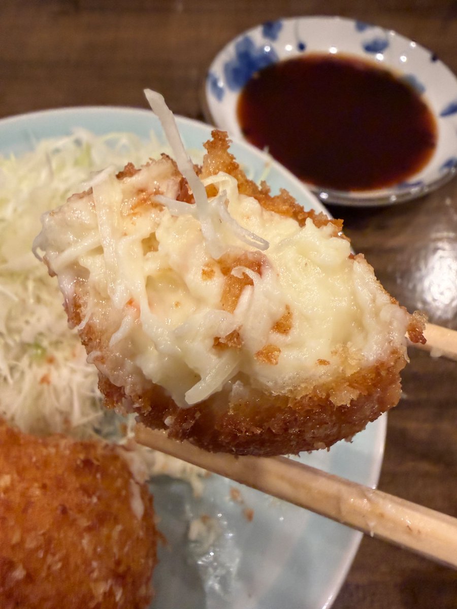 TheGodm75507818's tweet photo. 毛蟹酢🦀
カニクリームコロッケ🍽️

今日は築地の魚河岸で新鮮な毛蟹が入ったようなので早速頂戴致しました😋

蟹の身は丁寧にほぐしてくれてるからマスターの愛情たっぷり🥹

蟹尽くしでした✨🏆✨

柿汁 浅草

#一品入魂画像集 https://t.co/lPNCYkNyJ3