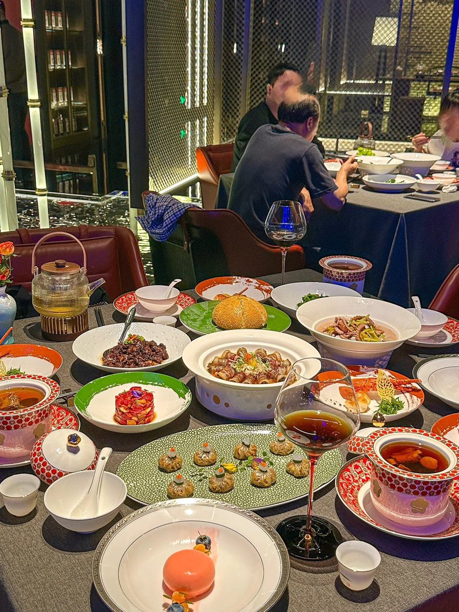 ColtonChaplprc's tweet photo. [The scene of being present at the 禾屯猿堂 is full of unique charm and endless fun!]， https://t.co/IrFJdEmuWp