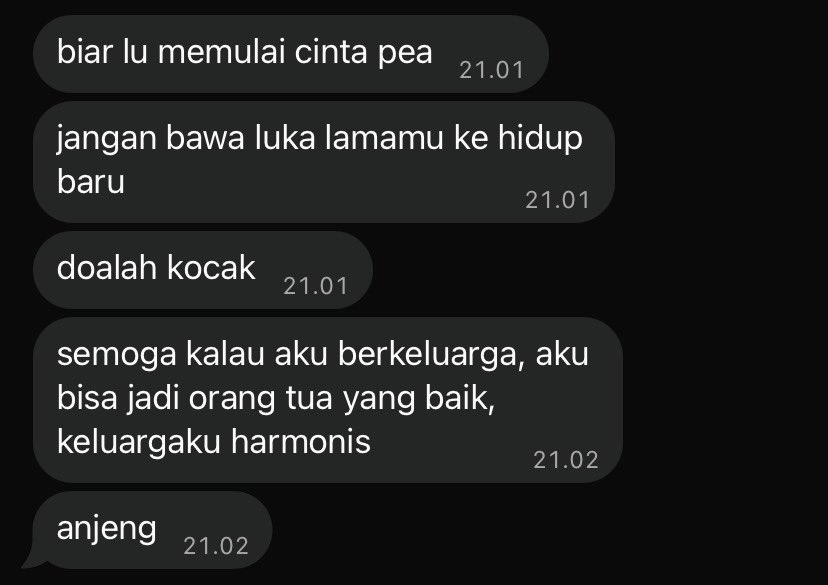 jagoankeciI's tweet photo. entah kenapa atasanku jadi bawel soal love lifeku juga. https://t.co/o52HwbTdBS