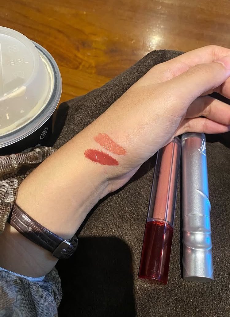 Elmeira_08's tweet photo. FIX INI BAKAL JADI BEST OMBRE KARENA BIKIN BIBIR KELIATAN FRESH TERUS😭💗🥹 https://t.co/ReBiowXoQF