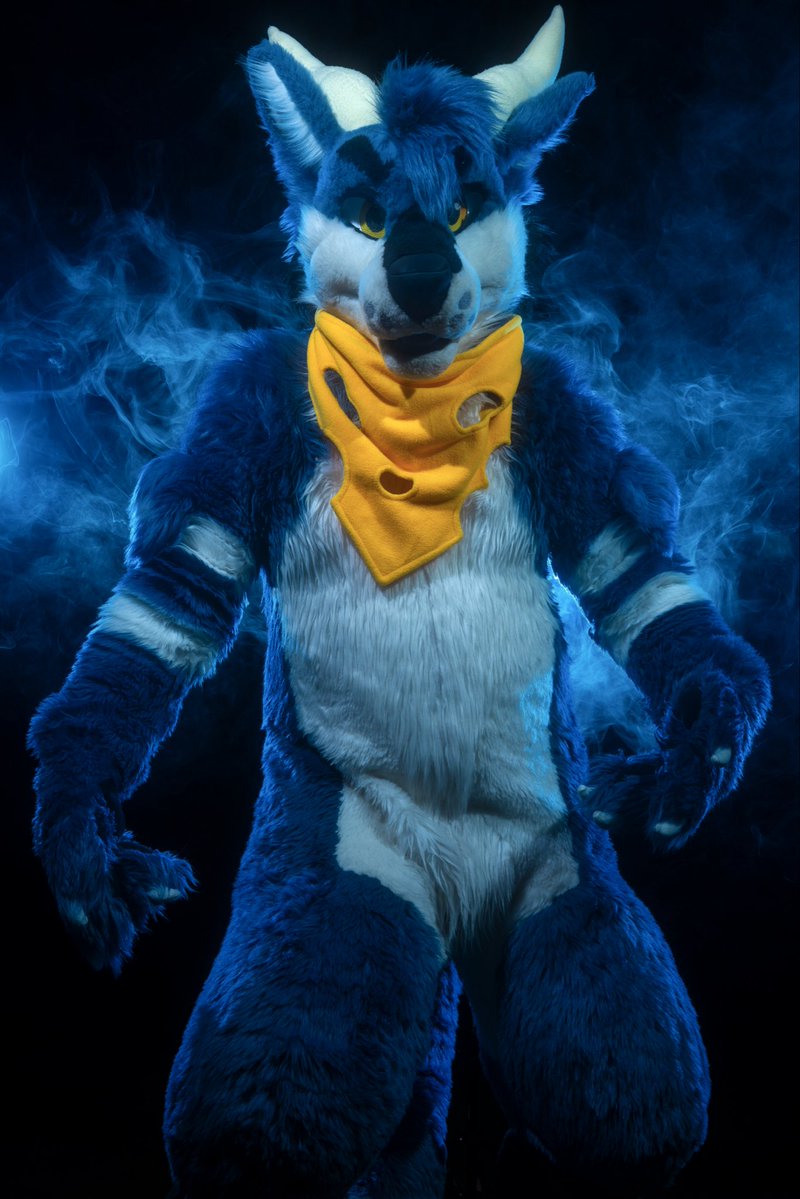 dire_walf's tweet photo. Kai portrait MAW 2026 

🐾: @dirdwolf 
📸: me
#maw2026 #michigananthroweekend https://t.co/9EGLxttt7l