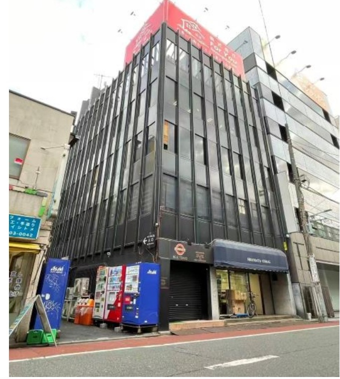zeroestatejp's tweet photo. 【新着｜東京都台東区上野5丁目18-7・1棟商業ビル】
JR各線「御徒町」駅徒歩3分、銀座線「上野広小路」徒歩3、日比谷線「仲御徒町」／賃貸中
価格：85,800万円
表面利回り：3.79％
築年：昭和48年3月
写真・物件概要・お問い合わせはこちら
https://t.co/4aFeJJwUX2 https://t.co/CSQNtBoYvR