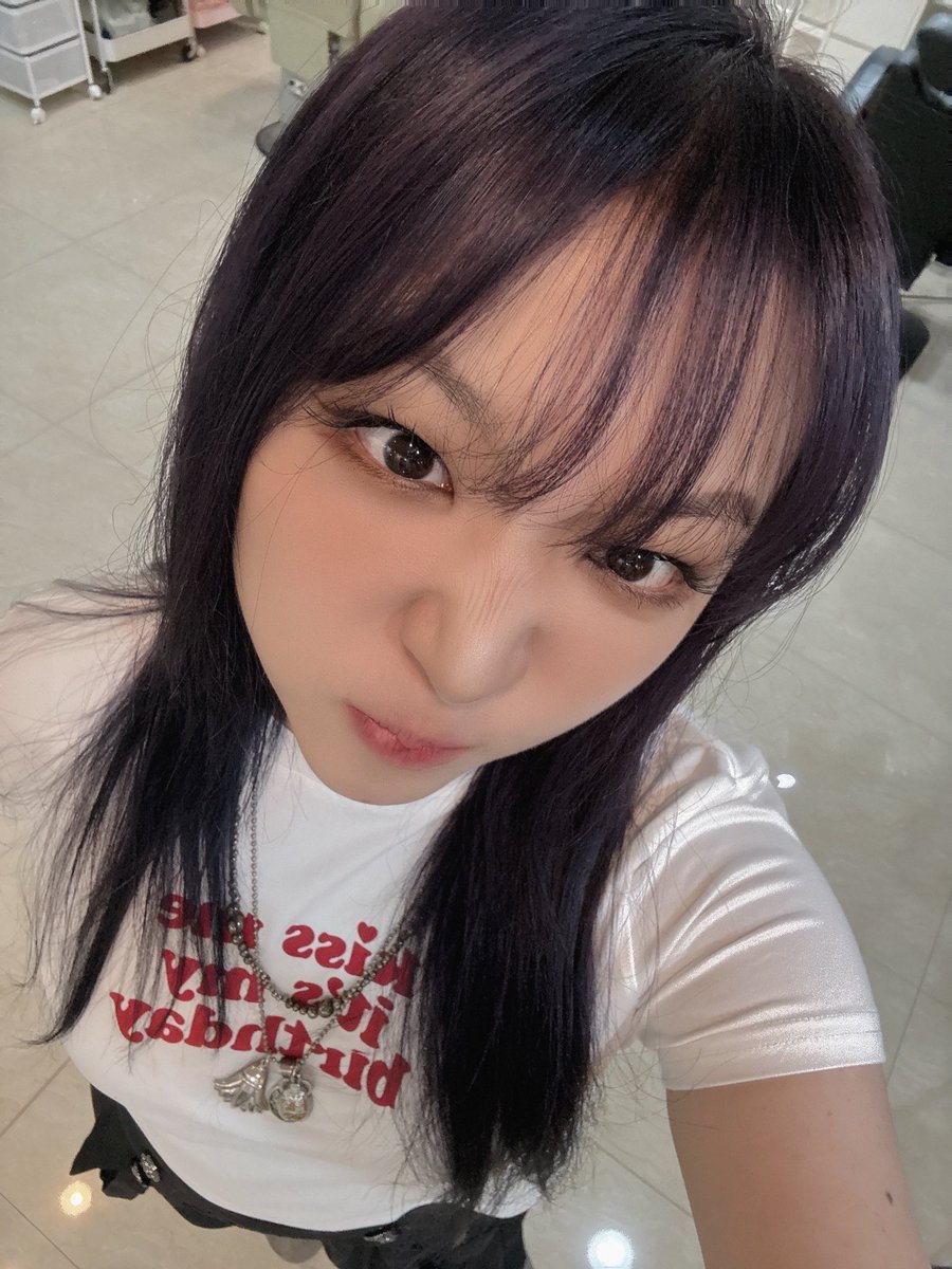 hiddenergy's tweet photo. THE TSHIRT!!! 
"Kiss me it's my birthday" 
Oh yes come here @jeonjiwoo1004 💋 https://t.co/hXXAkbY9DE