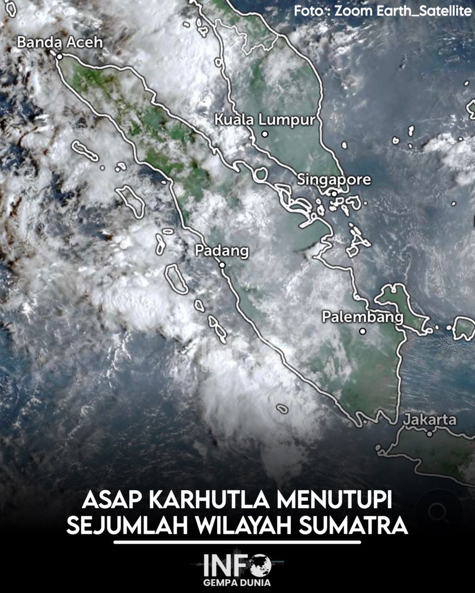 infogempadunia's tweet photo. Hari ini (4 Oktober 2026) hampir seluruh wilayah Indonesia tertutupi asap karhutla.

Kondisi udara di sejumlah wilayah Indonesia kembali dipengaruhi oleh asap karhutla dan polusi. Berdasarkan citra satelit, asap dan polusi terlihat hampir menyelimuti seluruh wilayah Indonesia.

Di Sumatra, asap terutama berasal dari kebakaran hutan dan lahan yang terjadi di sejumlah wilayah. Beberapa wilayah masih menunjukkan adanya titik panas baru, sehingga sumber asap belum sepenuhnya berkurang.

Kalimantan juga masih menjadi salah satu wilayah yang terdampak cukup luas oleh asap kebakaran. Asap dari kebakaran di wilayah ini dapat terbawa angin menuju wilayah lain, termasuk Sulawesi.

Sementara itu, di Jawa, kondisi udara tidak hanya dipengaruhi oleh asap kebakaran, tetapi juga polusi dari aktivitas perkotaan, kendaraan, industri, dan berbagai aktivitas manusia lainnya.

Di bagian timur Indonesia, Papua juga masih menghadapi dampak asap dari kebakaran yang terjadi di wilayah Papua Selatan. Titik panas baru juga masih muncul di wilayah tersebut.

Sementara itu, Bali dan Nusa Tenggara relatif memiliki kondisi udara yang lebih baik karena letaknya cukup jauh dari sumber-sumber asap utama.

Kondisi ini tentunya masih dapat berubah mengikuti perkembangan kebakaran, arah angin, serta kondisi atmosfer.

Melihat kondisi saat ini, sepertinya penanganan karhutla yang sudah dilakukan masih belum cukup. Ketika asap dari kebakaran sebelumnya masih menyelimuti banyak wilayah, titik-titik panas baru masih muncul di Sumatra, Kalimantan, dan Papua Selatan.

Persoalannya bukan hanya kebakaran, tetapi juga asap yang dapat terbawa angin dan memengaruhi kualitas udara hingga ke wilayah yang jauh dari sumber kebakaran.

Penanganan karhutla perlu dilakukan secara menyeluruh, mulai dari pencegahan, pemantauan titik panas, penanganan kebakaran, hingga penindakan terhadap pembakaran. Sebab jika titik panas baru terus bermunculan, sebaran asap akan semakin sulit dikendalikan dan kualitas udara di banyak wilayah Indonesia akan terus terdampak.

Salam
@infogempadunia

#info #asap #karhutla
