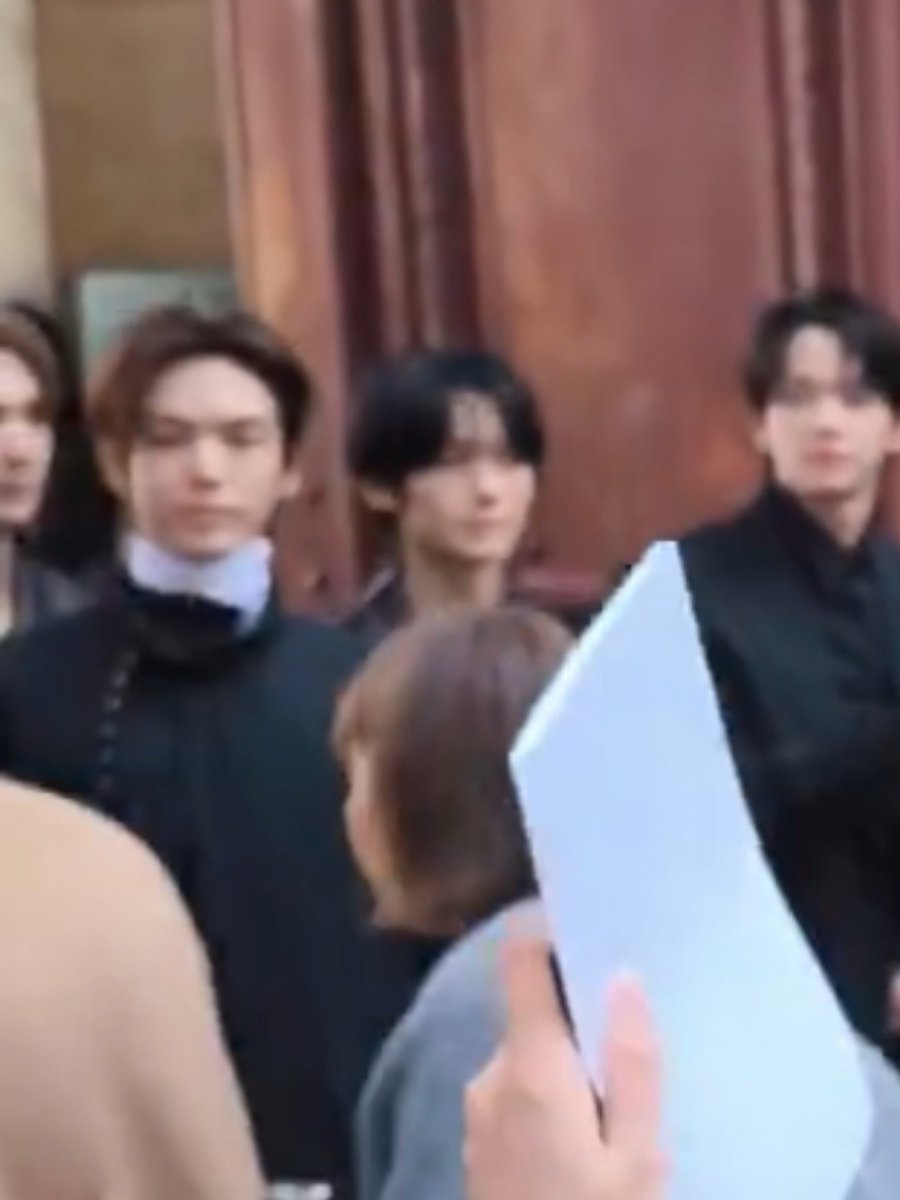 Tomafox657's tweet photo. Idk his name, that one boy from tws? But did he just fall for book at first sight? He keeps looking at book when book walks away. He was also looking at Book when they took a picture together 😂🤭

BOOK X CELINE PFW27
#BookKasidet
#Celine #CelineEte2027
#MichaelRider https://t.co/10LfOZED3d