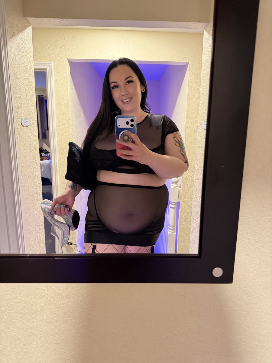 AlexxxisAllure's tweet photo. This outfit from the last @curvyparties Curves After Dark event in Las Vegas was so cute 🥺🥺🥺 I still can't find the top 😤 https://t.co/XSQVULgrTu