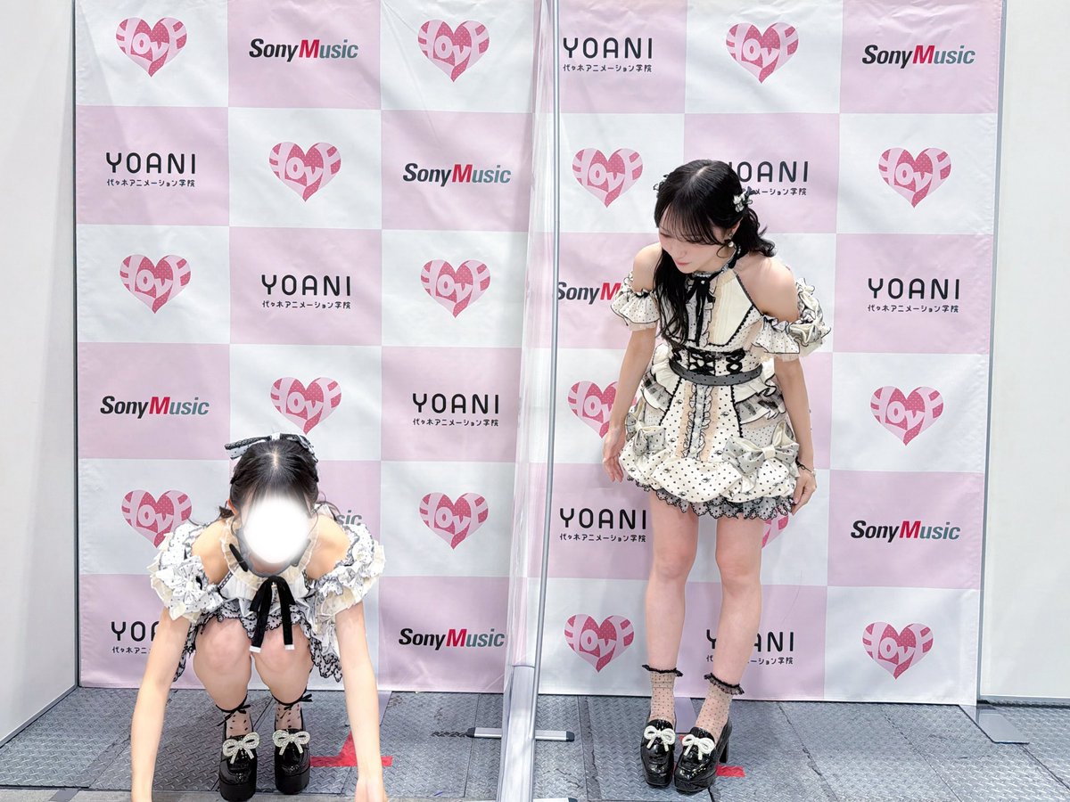 ionyan_ri's tweet photo. 全部読みたいって言って、私が床に置いてるときもずっと読んでくれていて、可愛くて大好きすぎて泣く(その場では泣かずに耐えました︎；；) https://t.co/FlVEIaGqO6