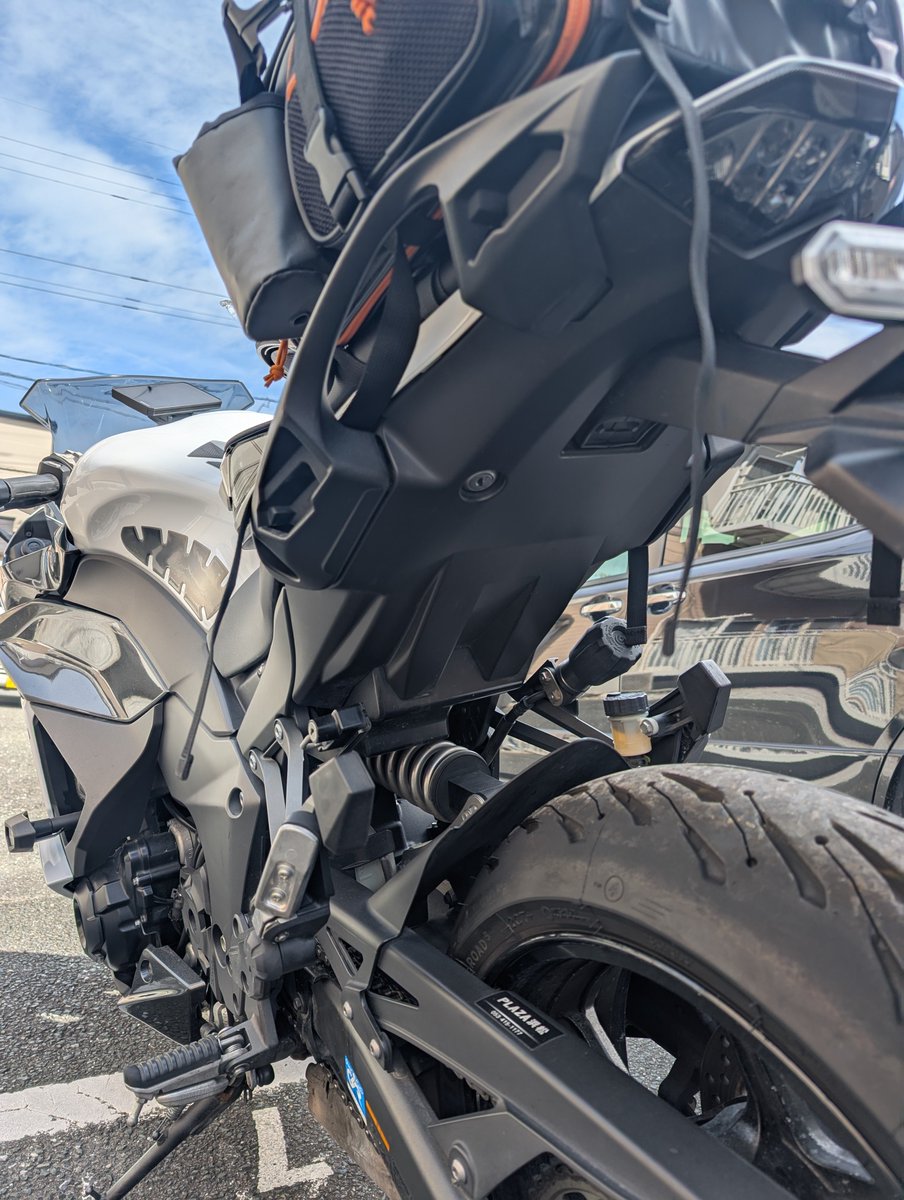 mahouneko's tweet photo. #バイク乗り
バッテリー上がっちゃった(´；ω；｀)
やっと乗れる天気と都合だったのにー
ロードサービス待ち中
アパートの前で良かったと思おう https://t.co/MfaVPR2K1z