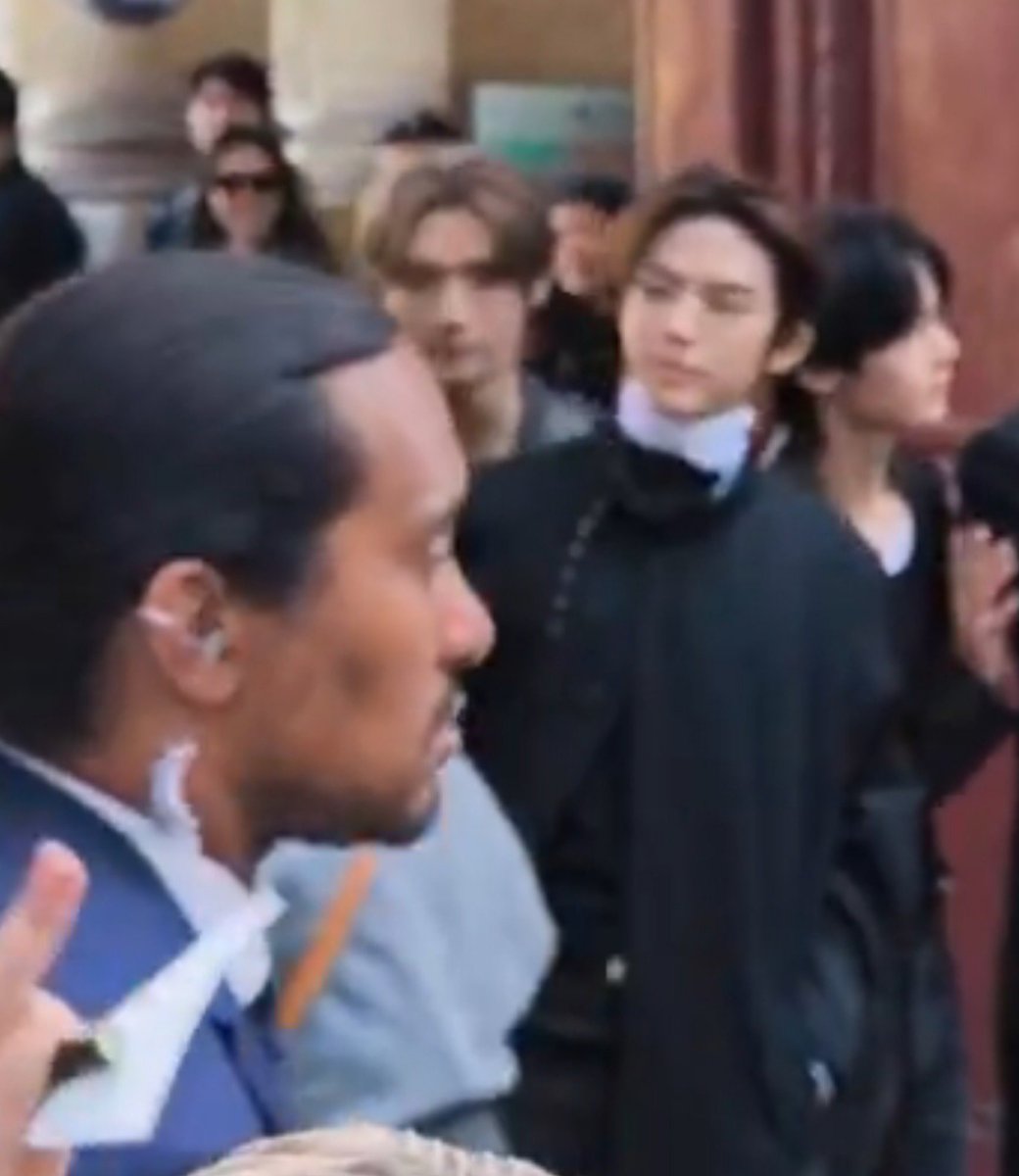 Tomafox657's tweet photo. Idk his name, that one boy from tws? But did he just fall for book at first sight? He keeps looking at book when book walks away. He was also looking at Book when they took a picture together 😂🤭

BOOK X CELINE PFW27
#BookKasidet
#Celine #CelineEte2027
#MichaelRider https://t.co/10LfOZED3d