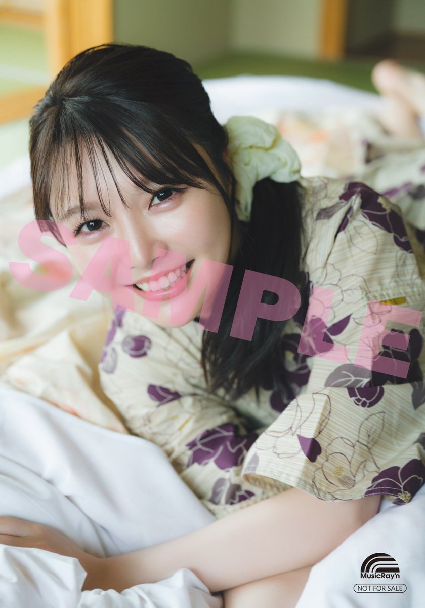 Asakura_Staff's tweet photo. ／
#麻倉もも 写真集 #ももとせ
予約受付中！🍑
＼

アニメイト早期予約限定特典
L版ブロマイド配布の予約期間は本日23:59まで📢
ぜひお見逃しなく！

▼ご予約はこちら
https://t.co/OK5Dfzx4Rs https://t.co/d46fs5GIHJ