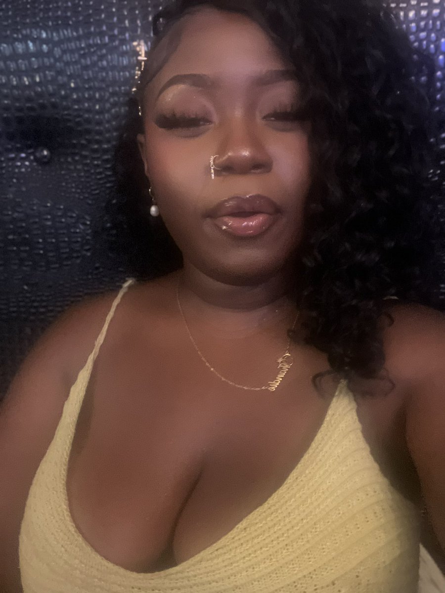 smallblvckchild's tweet photo. ali’s before the fete >>>>>>> https://t.co/HgszHzL3TS