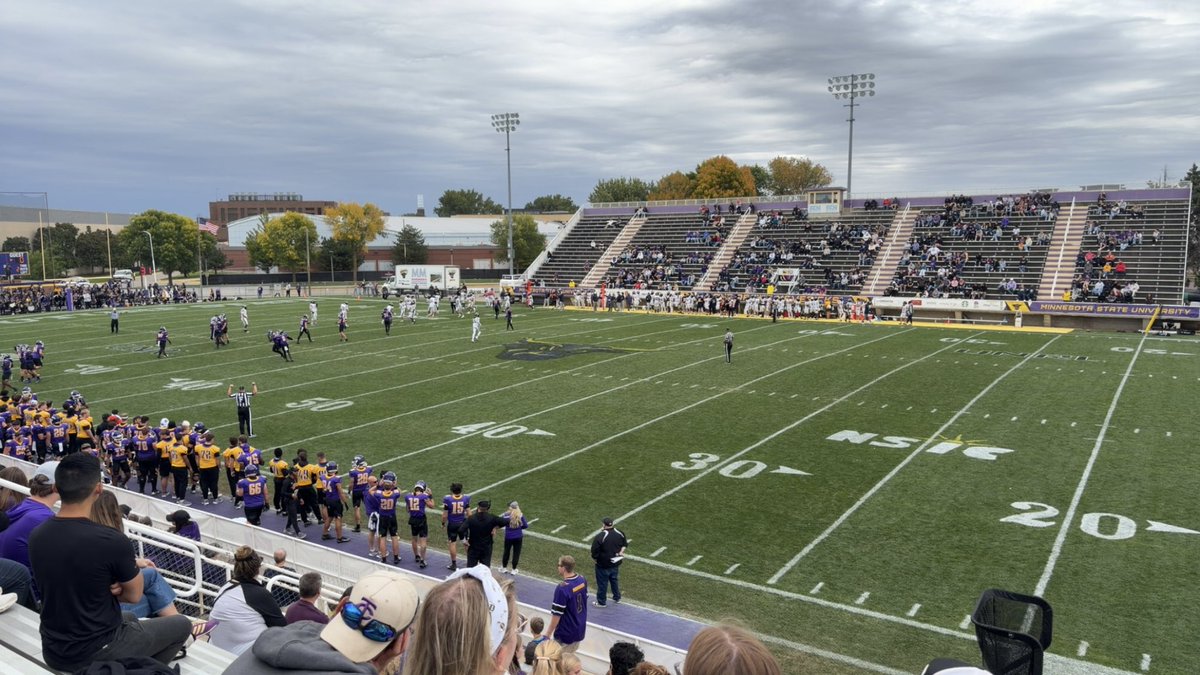 simonhaus62's tweet photo. Always a great time up in Mankato!!๐ ๐#rollmavs #mavswin
@CoachHenning75 @CoachBSchlaeg @CoachSchlichte @CoachHevel50 @HoffnerTodd @AlexBreeze_3 @athielen19 https://t.co/mfDfh5mQlm