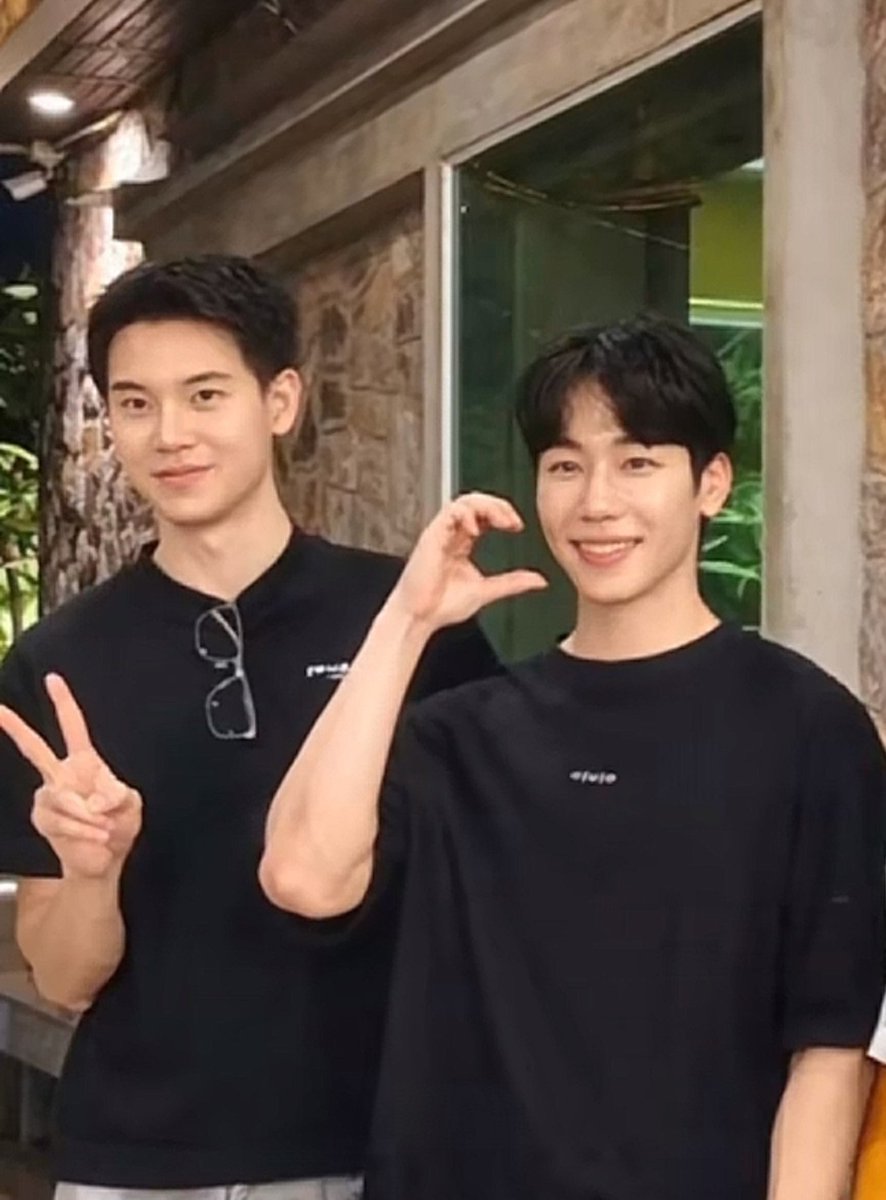 yw27420's tweet photo. คุมโทนแฟนมากครับ CEO ทั้งสอง https://t.co/T1mWrtfNSw