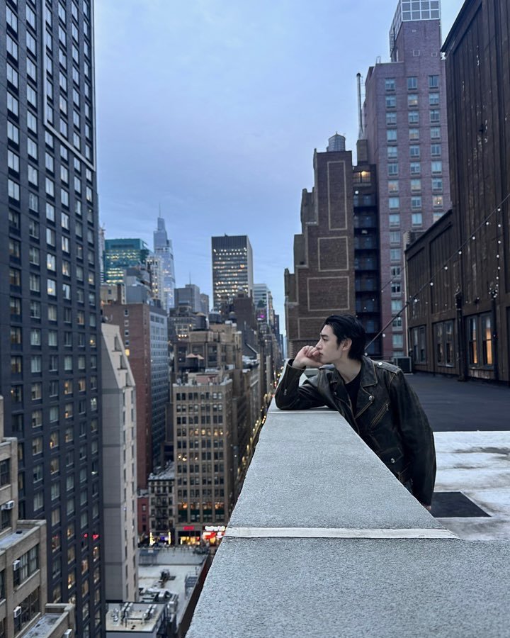 psh12802_'s tweet photo. To be young and in love in New York City 🎶

#SUNGHOON #박성훈 https://t.co/4gg6JWF8nK
