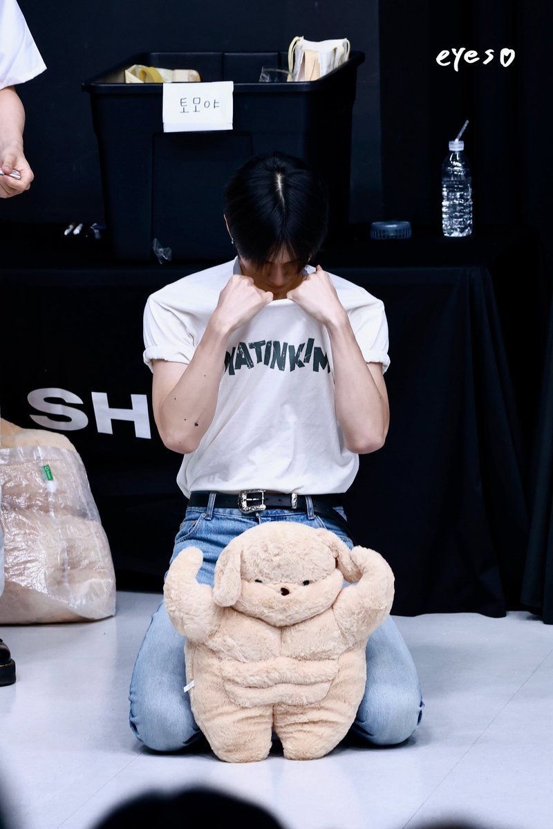 9eonie's tweet photo. https://t.co/Q6QmTS49ib