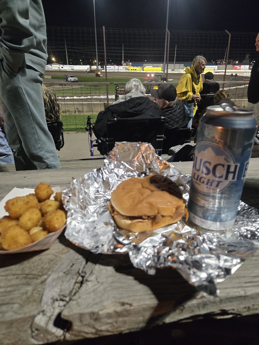 KyleLeeZach's tweet photo. Track Snacks
Hawkeye Downs Speedway (1/4 Dirt)
Cedar Rapids, IA
BBQ Pulled Pork: 8.1
Mid-pack sandwich. Decent.
Cheese Curds: 8.2
Solid teammate.
Busch Light: 10.0
Ice Cold. Refreshing.
@CoreyLaJoie @SkipFlores
#tracksnacks #stackingpennies
#stackingpenniesperformance https://t.co/HMIknn03gr