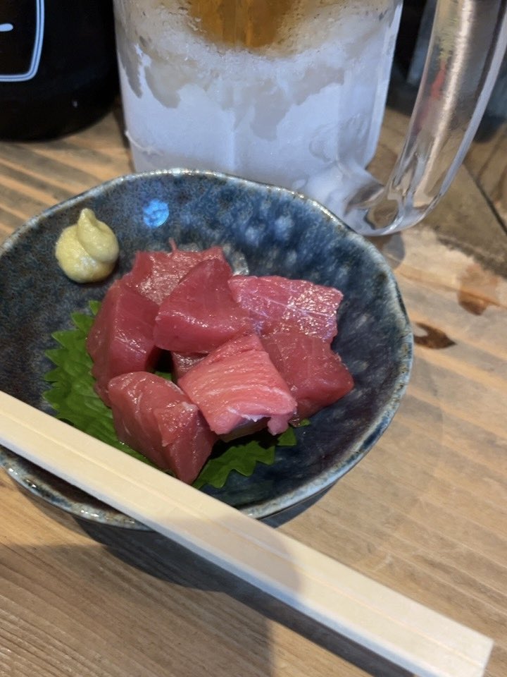 nonderful's tweet photo. 【土曜のハシゴ】

先週に続いて土曜日昼呑みハシゴ

この日はムサコから月島へ

立ち呑みの店

ここのマグロぶつは最高に美味い😋

3冷キンキンに冷やされたホッピー

豚肉とニンニクの芽の炒め物

生搾りすだちサワーで〆る

🏮

帰路に地元の商店街の秋祭り立ち寄り…

https://t.co/pveZtP4fGh https://t.co/OuYcrgHh7c