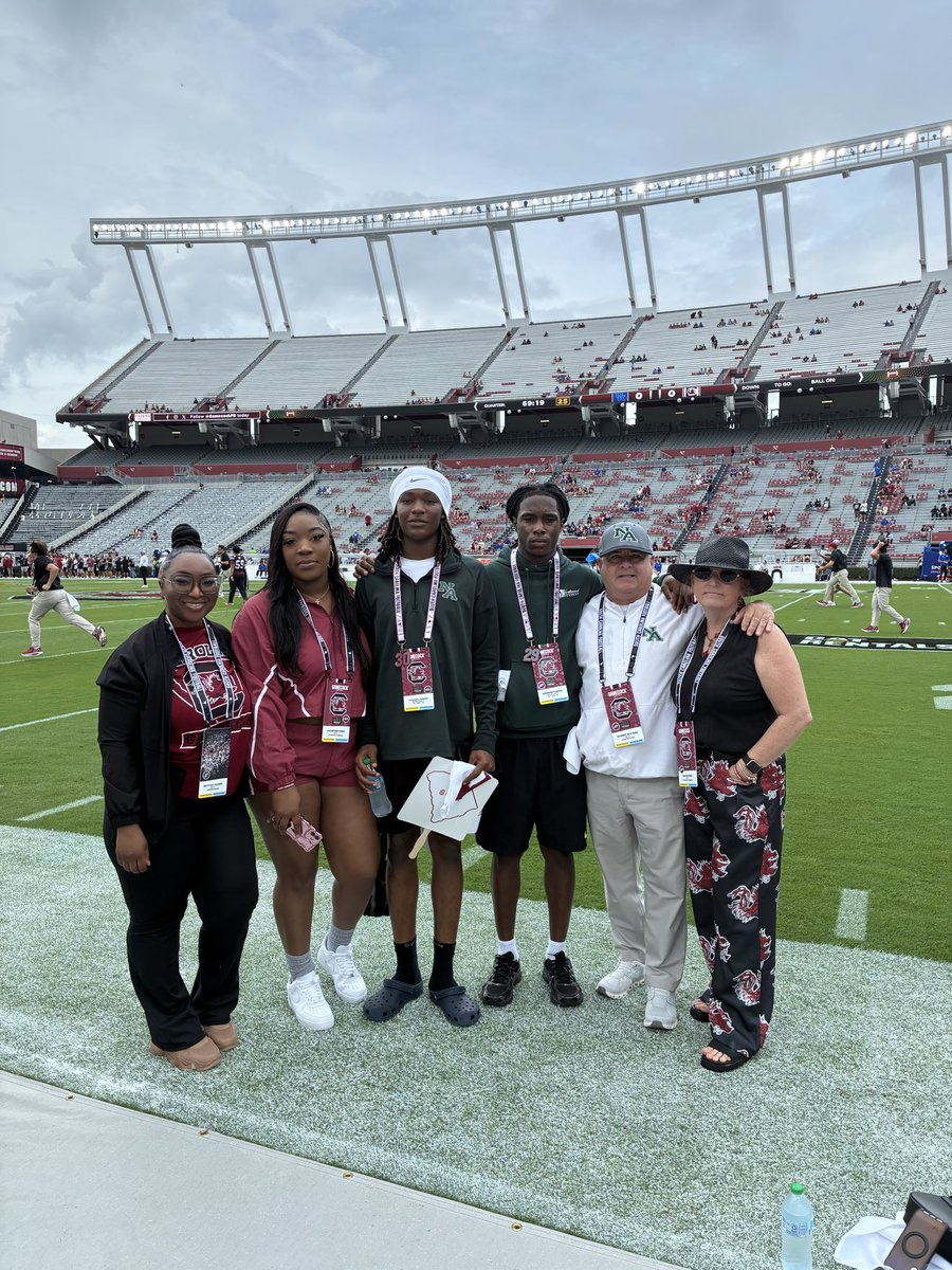 Aidenrutledge01's tweet photo. Had a great time at the game today @CoachFBWaters https://t.co/KdNkqOpzAQ