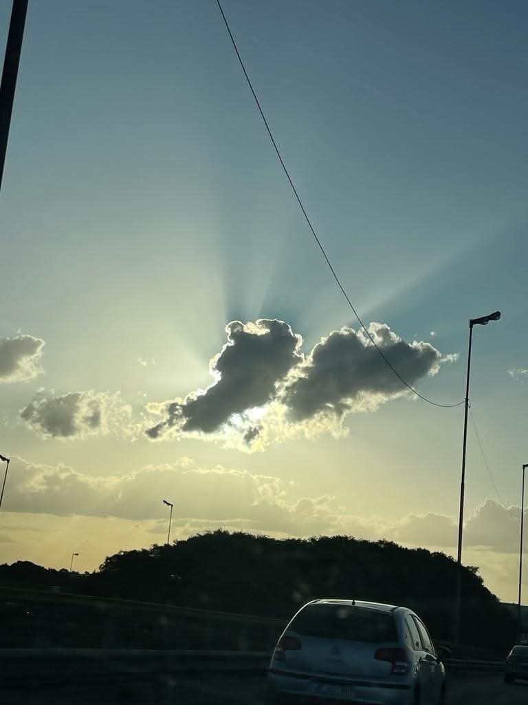 AbelardoPe1573's tweet photo. #Malvinasenlasnubes #MalvinasArgentinas🇦🇷🇦🇷🇦🇷🇦🇷🇦🇷 https://t.co/ZNRHf6OwZv