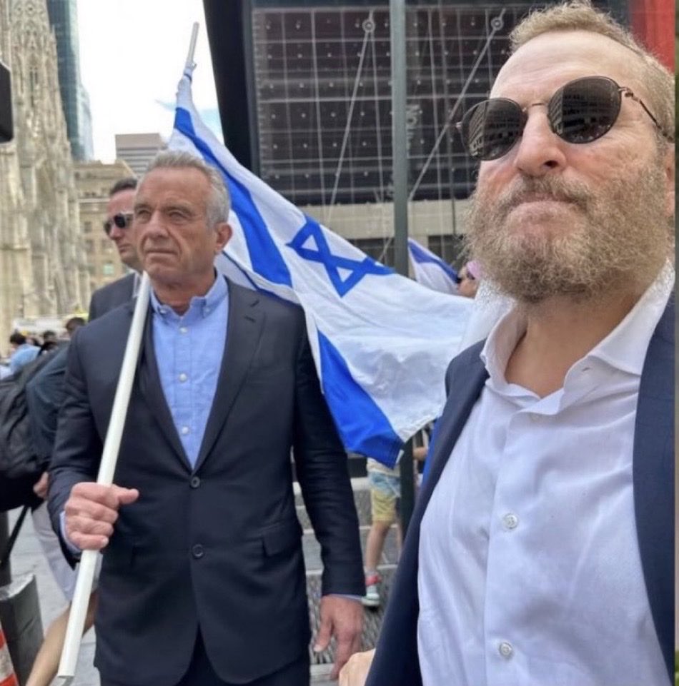 henri_fjord's tweet photo. There were many signs, but none more obvious than being paraded around the city by Rabbi Dildo while waving a foreign flag.

Moral: Believe your eyes and ears. Stop making excuses for politicians. These people hate you. https://t.co/8IqKf96BW6