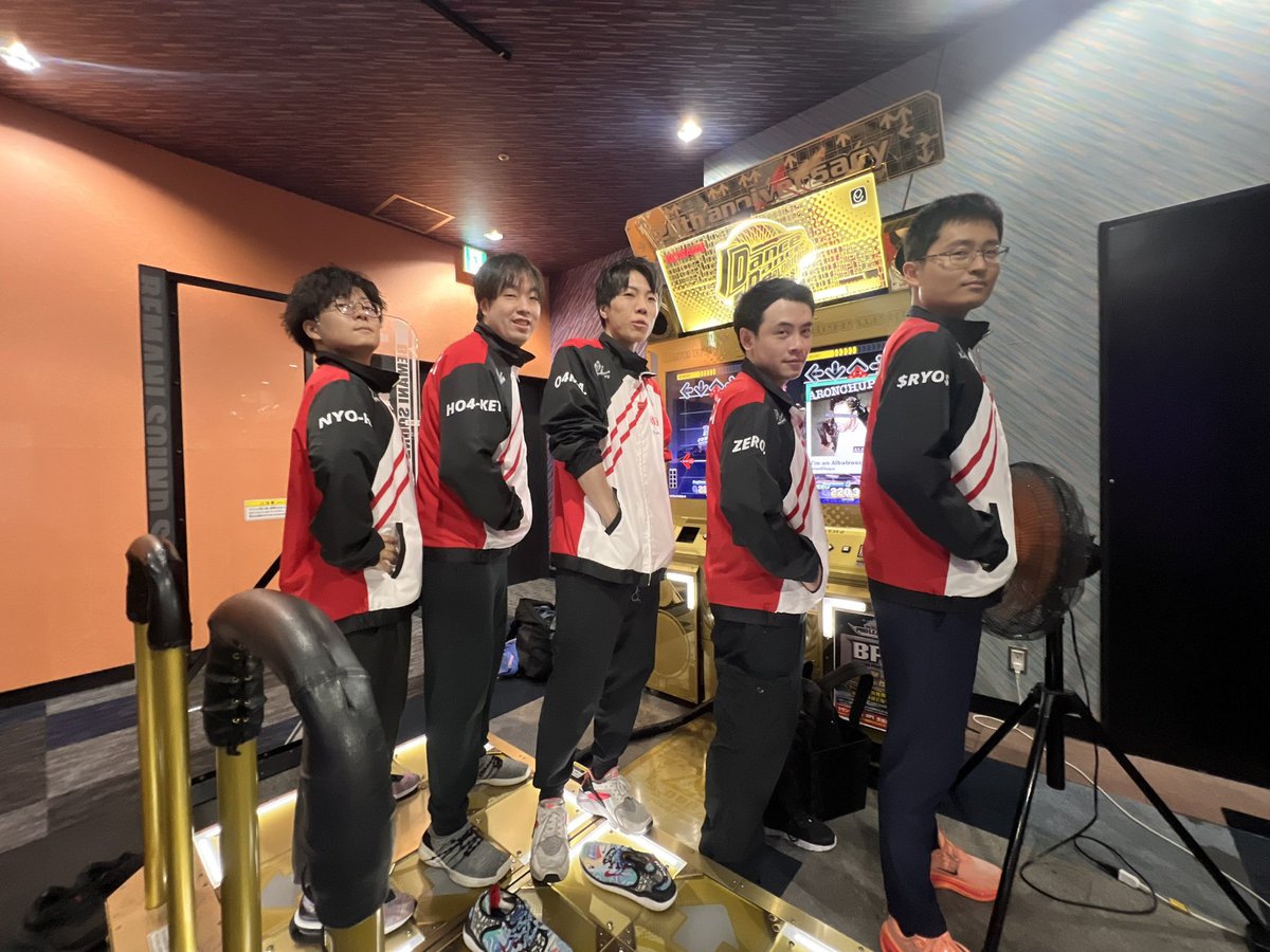 sia_pi's tweet photo. 合同練習2日目

遂にほしケチさんのチームギアが完成🌟
チーム全員集合だーーー！！🔥

#TeamROUND1 https://t.co/0qMEwBmyAJ