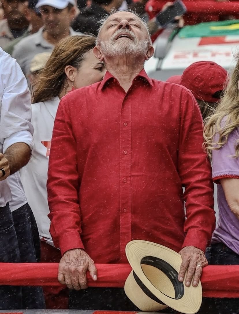 hablaisis's tweet photo. Vocês tem noção que é a última vez que vamos votar no Lula: https://t.co/ZDX5J5iY2M