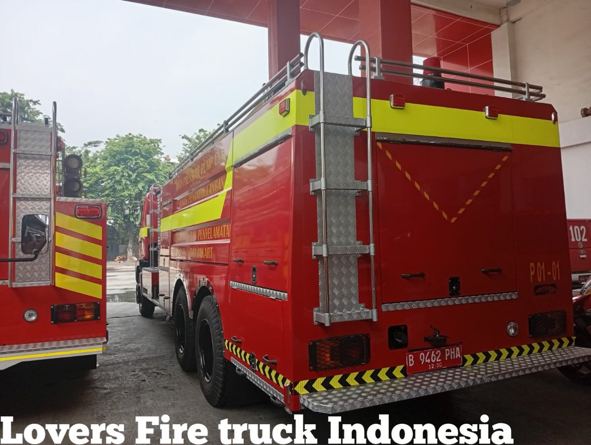 IndraAjahe778's tweet photo. High pressure pump unit 

Hino ranger 500

10.000 Liter 

P 01-01 Sudin 1.1 jakarta pusat 

Body manufacture Firedome https://t.co/T2BAXg0h3k