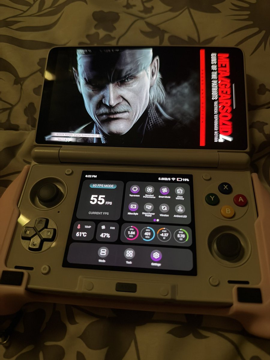 lilchief2007's tweet photo. I love DroidDeck!!

Happy to see the video today from @RetroGameCorps 

AYN Thor Max model (OG before price increased) https://t.co/F1yLHrndtI