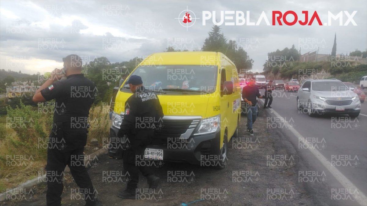 gomezcarlos79's tweet photo. #TERRIBLE 🔴
Un #repartidor de #MercadoLibre fue amagado por tres sujetos armados, quienes lo despojaron de una #camioneta de la empresa en Acxotla del Río, Totolac.
Tras un operativo de búsqueda, la unidad fue localizada abandonada sobre la carretera San Martín #Texmelucan - #Ocotoxco, a la altura de Tepectipac.
La camioneta de Mercado Libre quedó a disposición de la FGJE. Hasta el momento no hay detenidos: 👇🏻