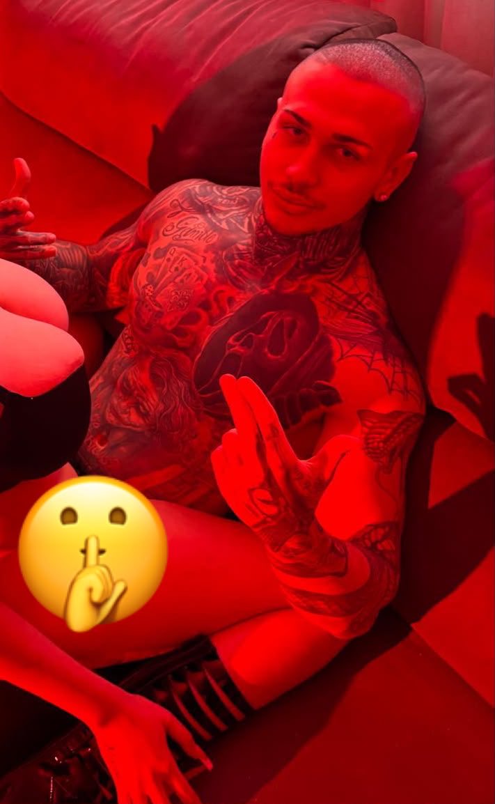 ALPHAINKEDGOD's tweet photo. plan de sábado noche, follarme a esta guarra mientras tú no paras de soltar pasta

#FinDom #Cashmaster #cashgod #cashalpha #dom #sniff #serve #send #cashmaster #serveyourhsalpha #feet #malefeet #footfetish #cashmaster #findom #footworship #cashslave #paypig #humanatm #finsub https://t.co/C85Vlz4wLo