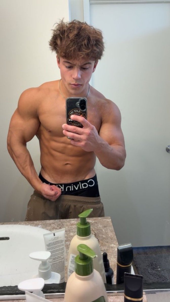 CashMasterSleek's tweet photo. Get in the DM’s and pay those dues😈 💪 https://t.co/1iYdKcrra4